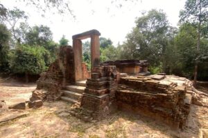 Discovering Ak Yum: The Forgotten Temple by West Baray