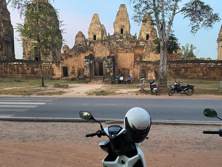 Honda-Click-at-Pre-Rup-Temple